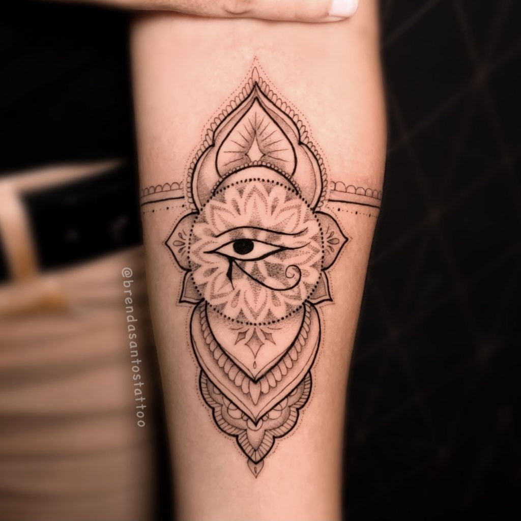 Foto de tatuagem feita por Brenda Santos Tattoo (@brendasantostattoo)