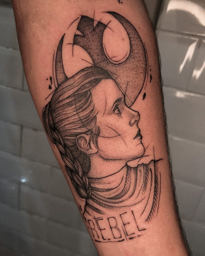 Foto de tatuagem feita por Ana Guiotto (@anaguiotto.ink)