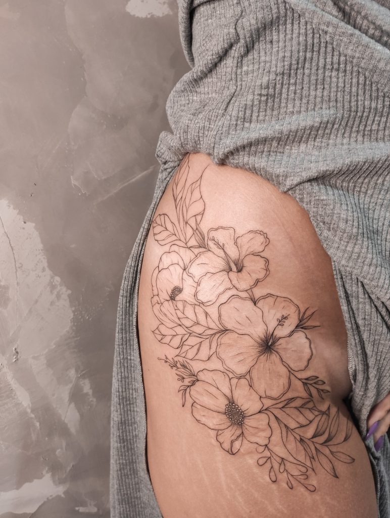 Foto de tatuagem feita por Laryssa Garcez (@garcezarttattoo)