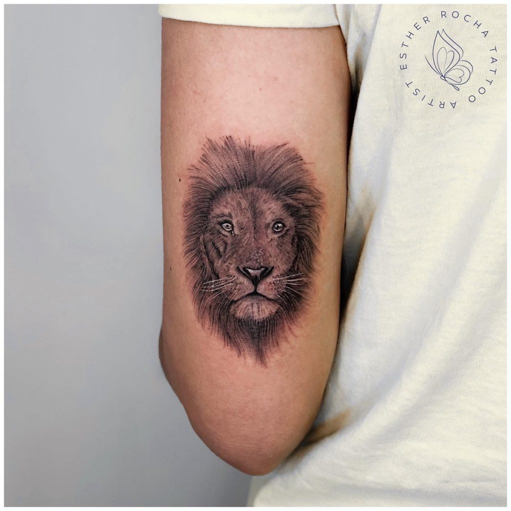 Foto de tatuagem feita por Esther Rocha (@estherrocha2)