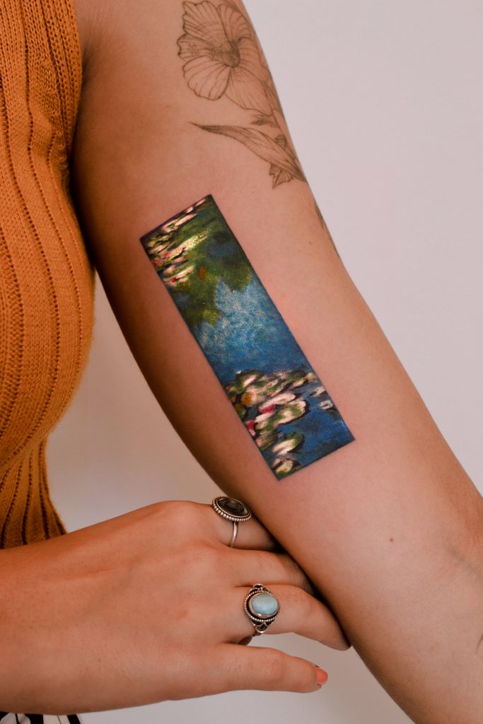 Foto de tatuagem feita por Marcela Badolatto (@marcelabadolatto)