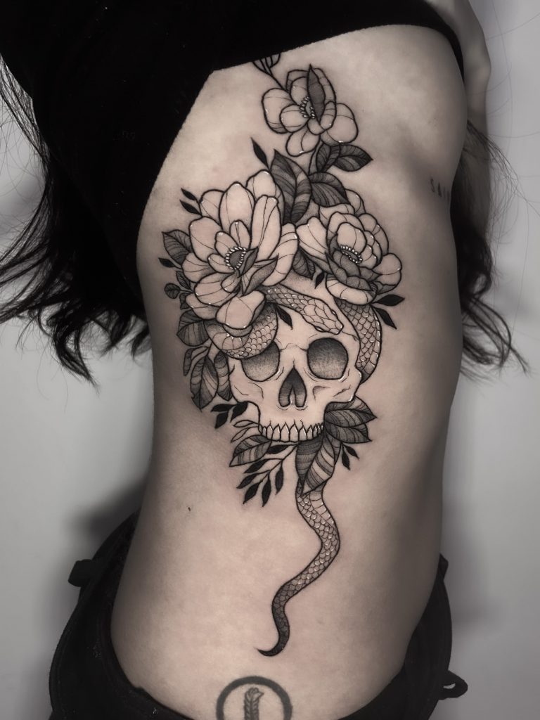 Foto de tatuagem feita por Thainá de Paula (@thainadpaulatattoo)