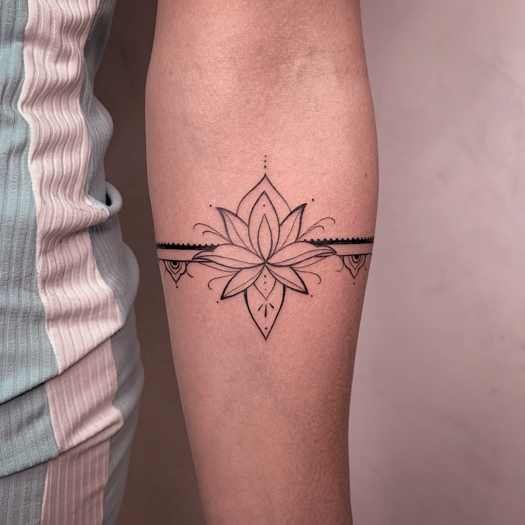 Foto de tatuagem feita por Rêka Bittencourt (@rekabittencourt)