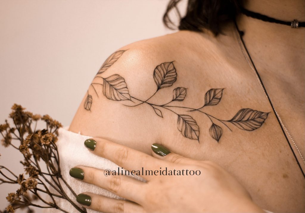 Foto de tatuagem feita por Aline Almeida (@alinealmeidatattoo)