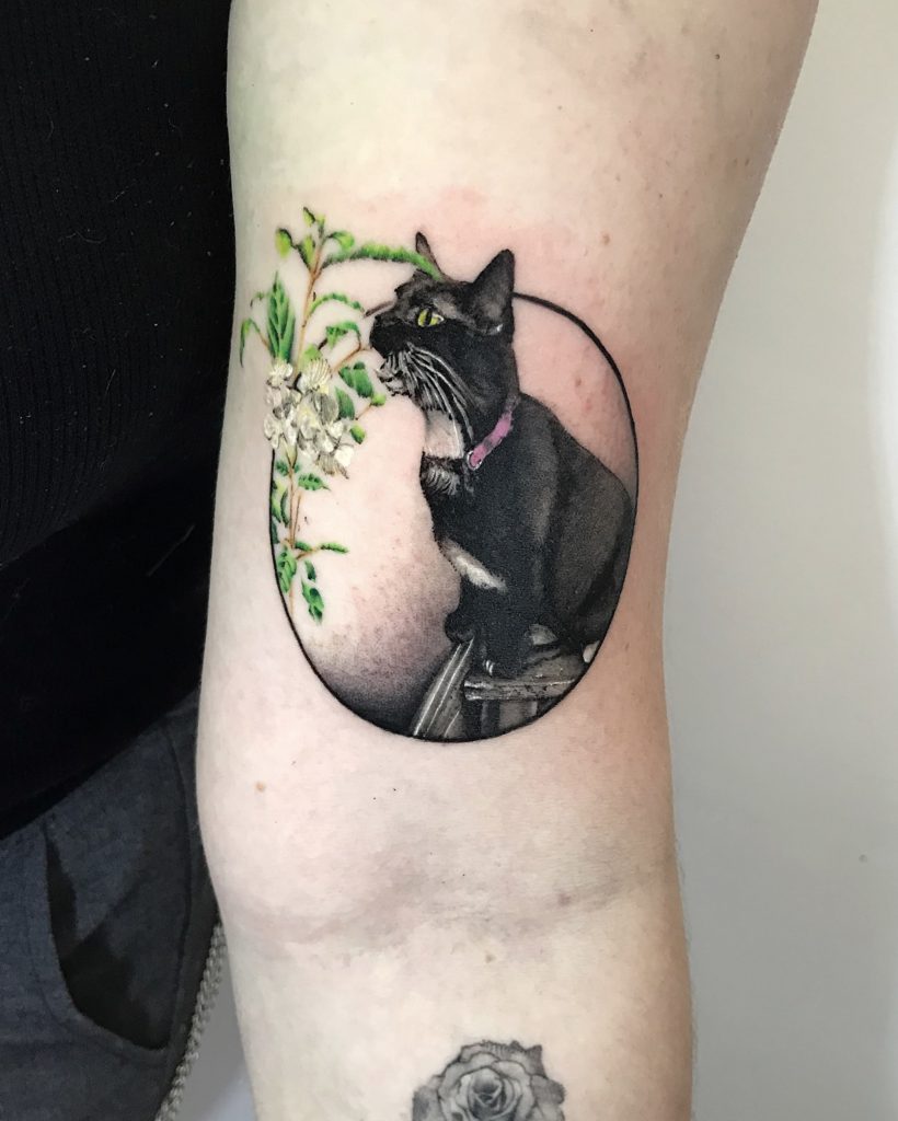 Foto de tatuagem feita por André Boi (@boitattoocwb)