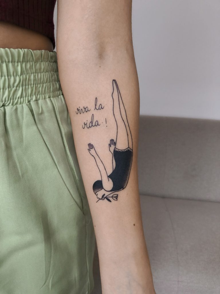 Foto de tatuagem feita por Pricila Adamski (@pricilaadamski)