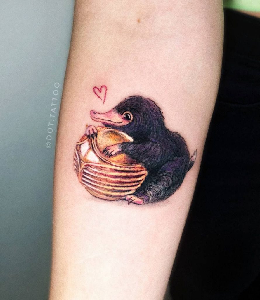 Foto de tatuagem feita por Carina Dot (@dot.tattoo)