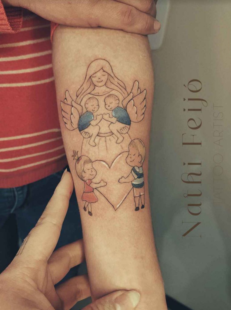 Foto de tatuagem feita por Nathi Feijó (@nathifeijo.tattoo)