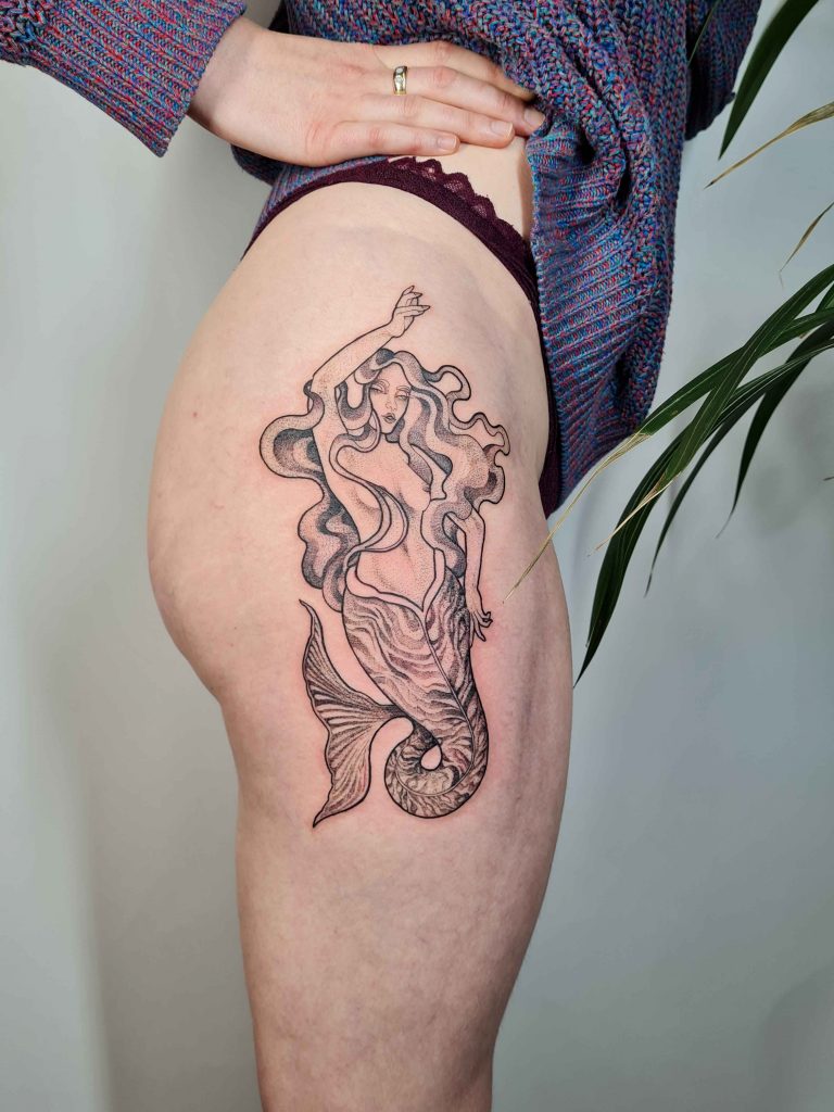 Foto de tatuagem feita por Eloiza Montanha (@eloizamontanha)