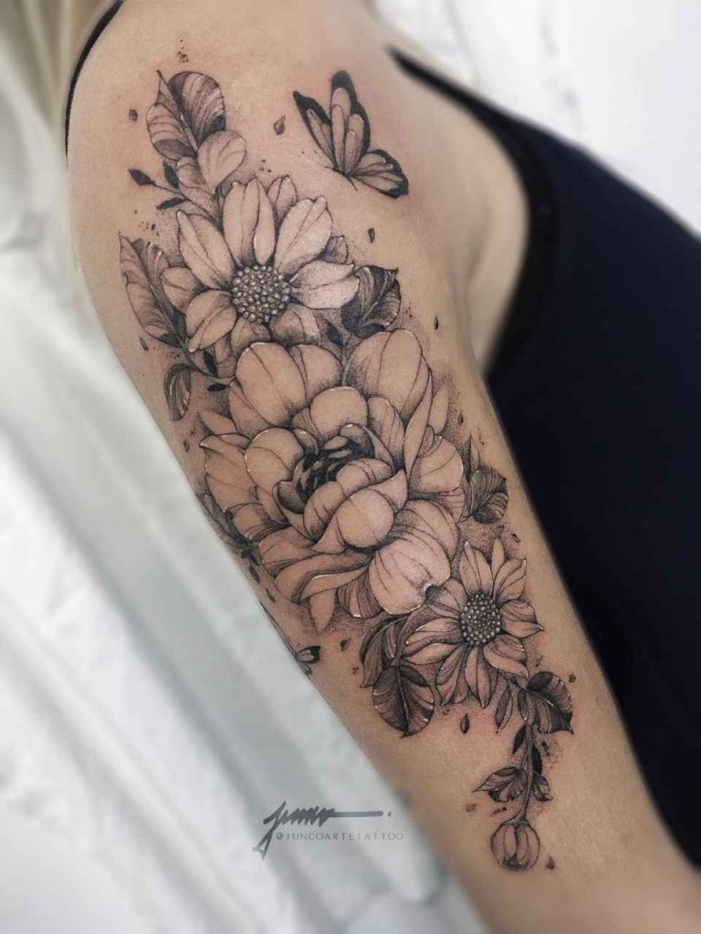 Foto de tatuagem feita por Matheus Junco (@juncoartetattoo)