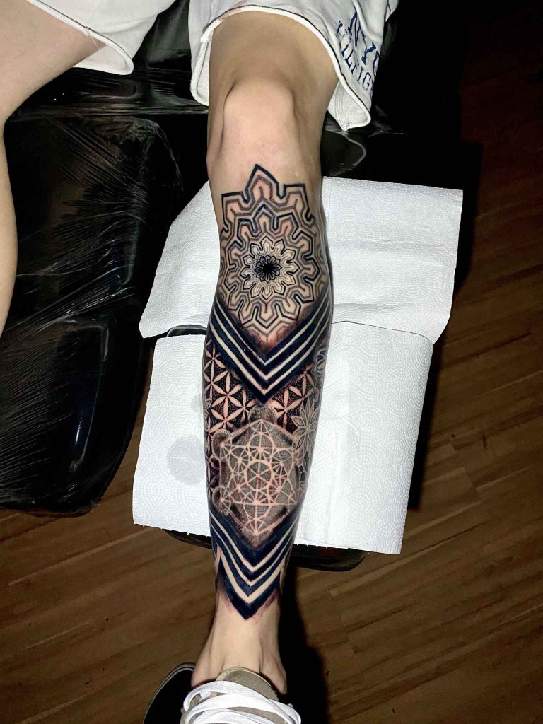 Foto de tatuagem feita por Marcão Mudras (@marcao.mudras)