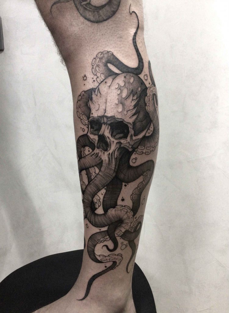 Foto de tatuagem feita por Thiago Augustin (@thiago__augustin)