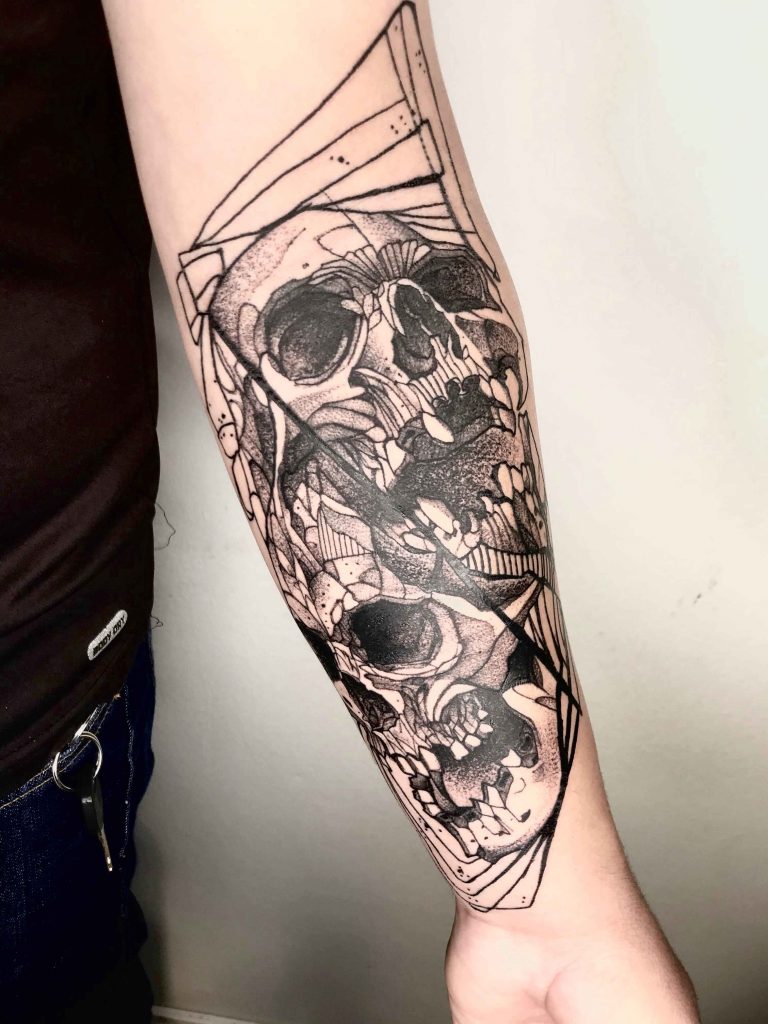 Foto de tatuagem feita por Athos Solha (@athos.art)