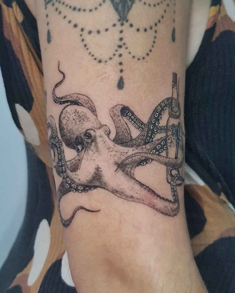 Foto de tatuagem feita por Daniel Coimbra (@danltattoo)