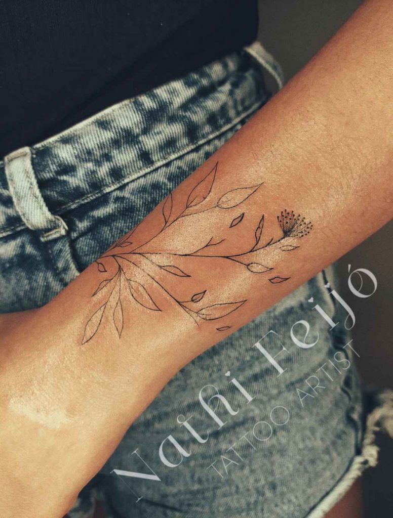 Foto de tatuagem feita por Nathi Feijó (@nathifeijo.tattoo)