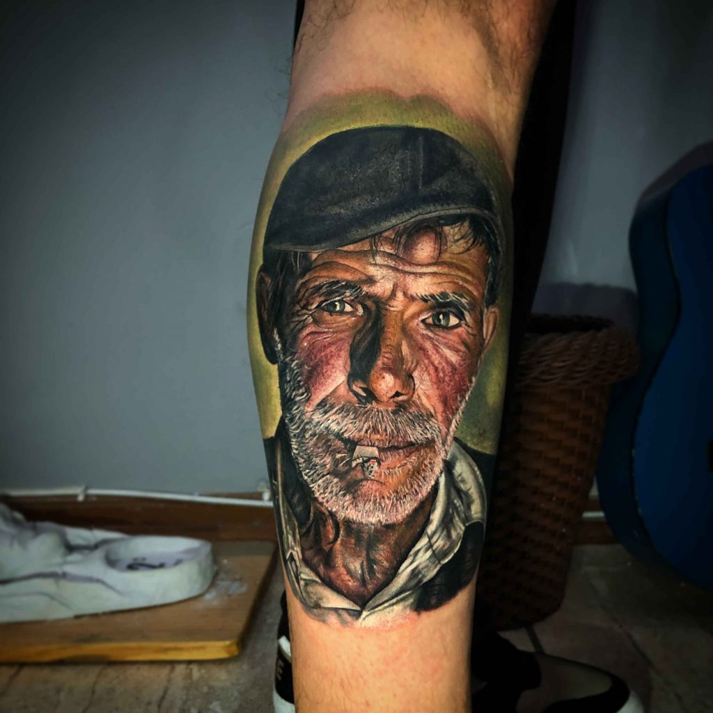 Foto de tatuagem feita por Léo Vidal (@leovidaltattoo)