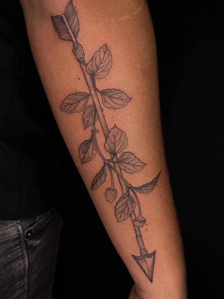 Foto de tatuagem feita por Lari (@llaritattoo)