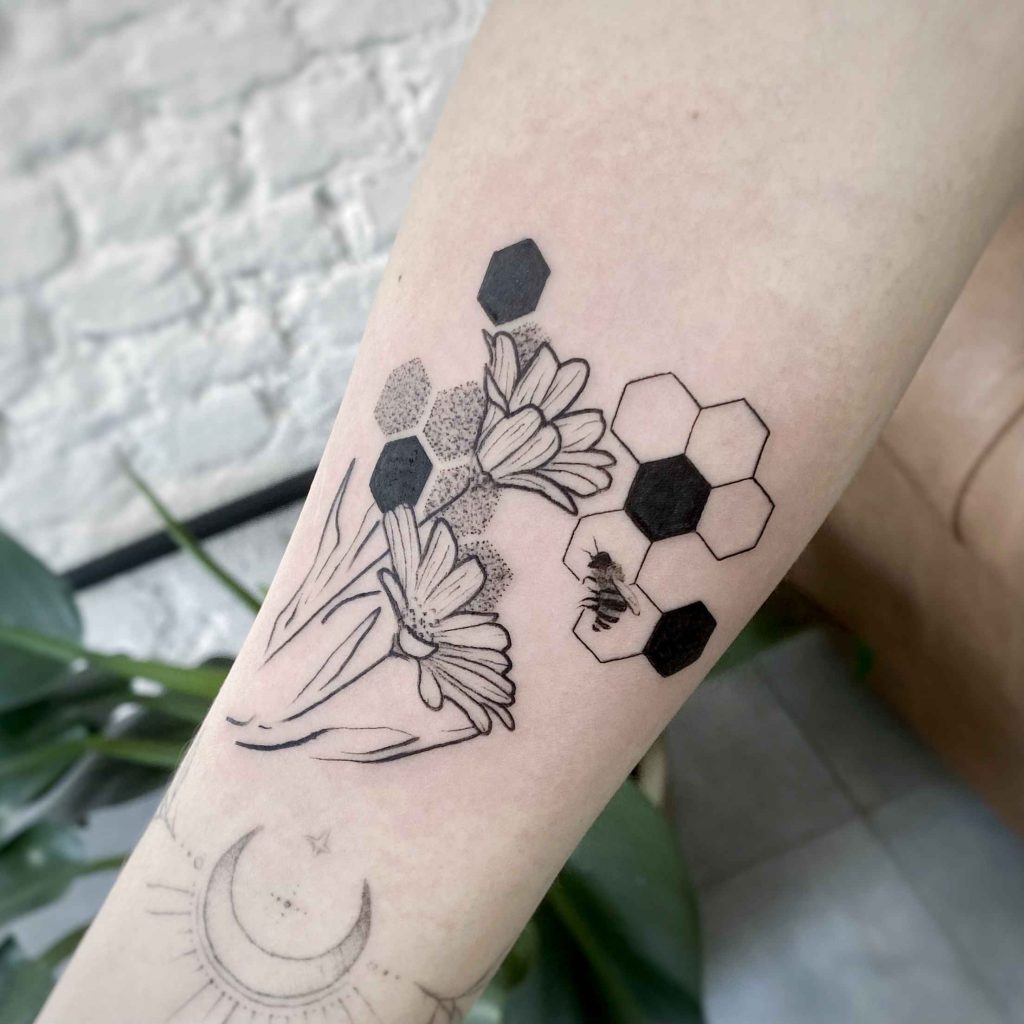 Foto de tatuagem feita por Verônica Gauri (@2)