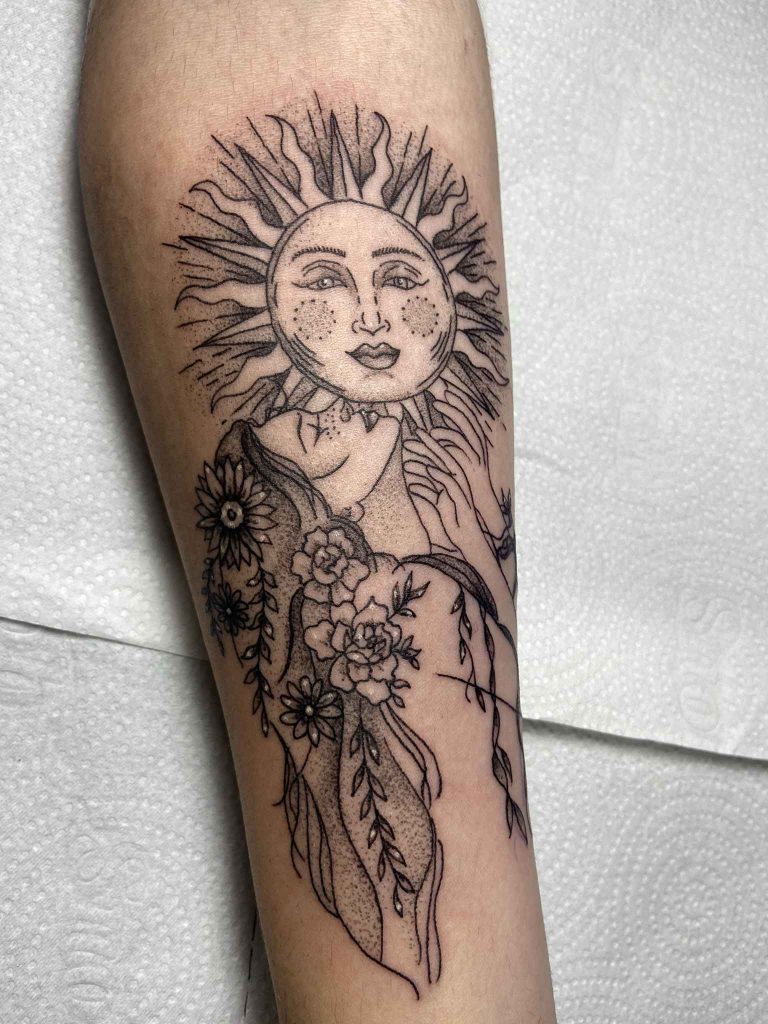 Foto de tatuagem feita por Iza Tattoo (@izatattoo_)