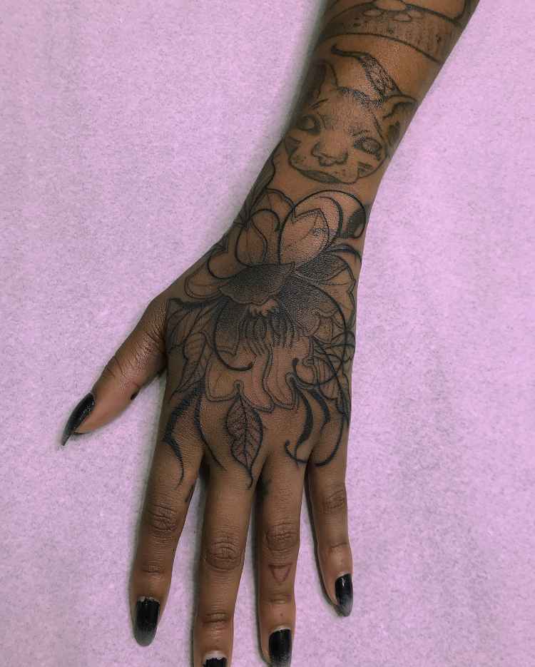 Foto de tatuagem feita por Gabriela (@gabbi.garccia)