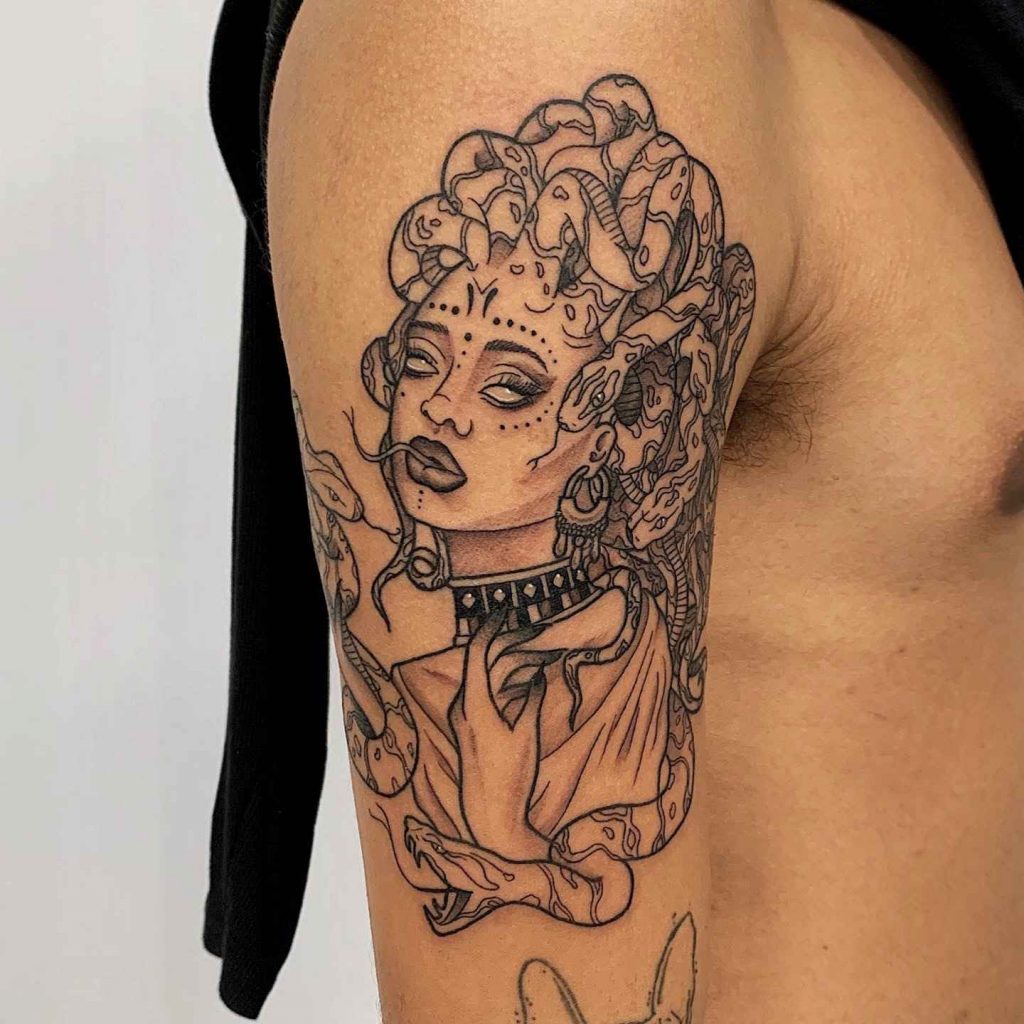 Foto de tatuagem feita por Jaqueline Flores (@jaquelineflorestattoo)