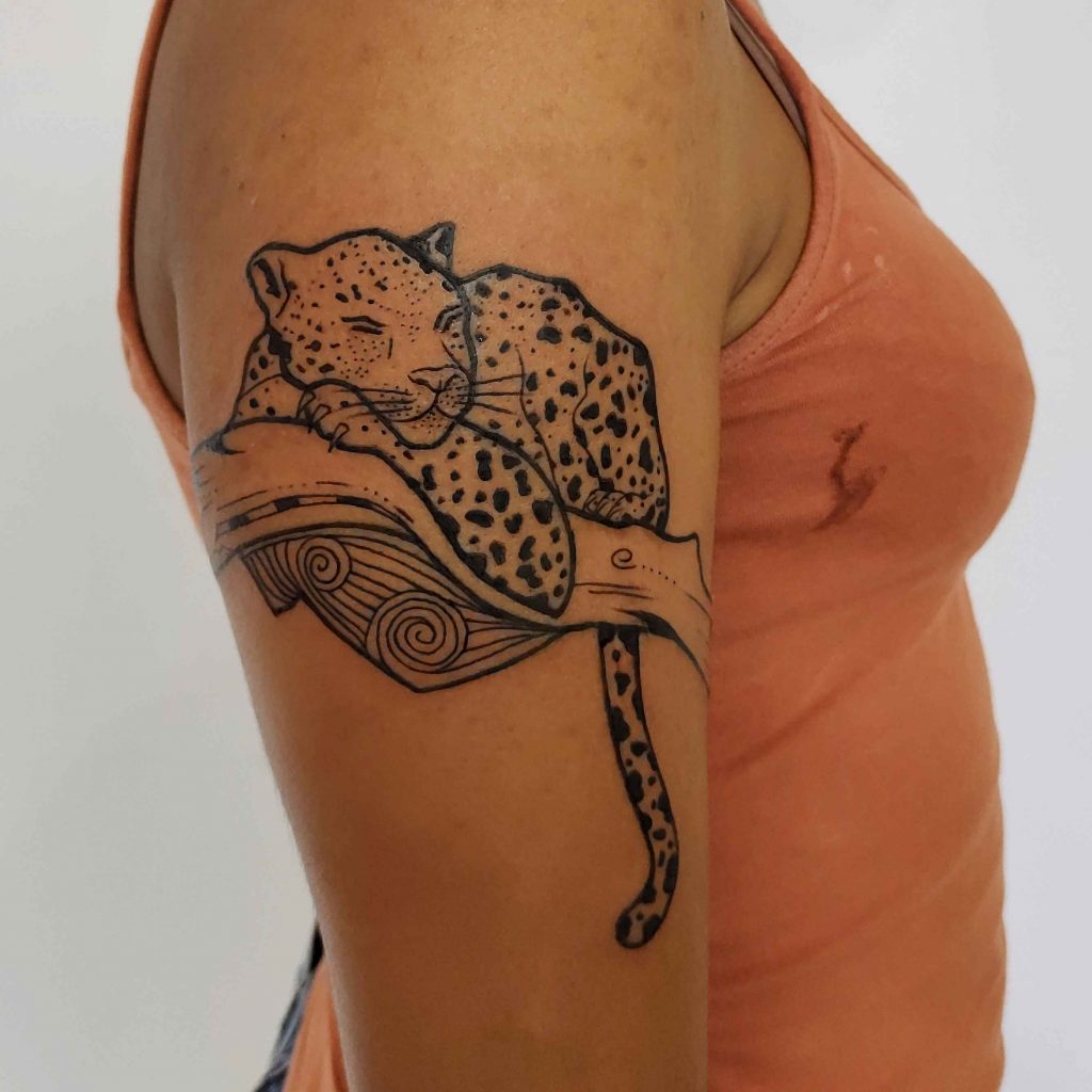 Foto de tatuagem feita por Jessi Barros (@jessib.tattoo)