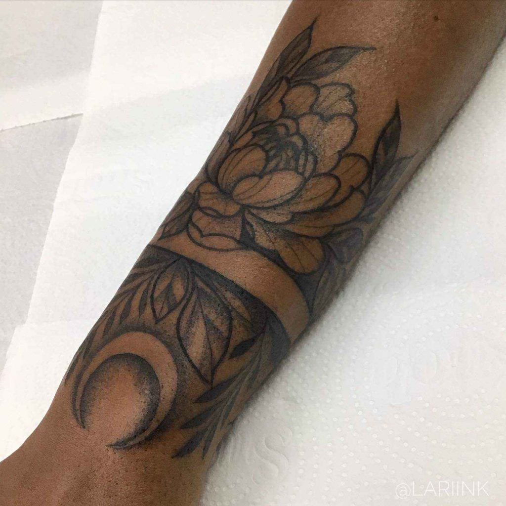Foto de tatuagem feita por Larissa Campos (@lariink)
