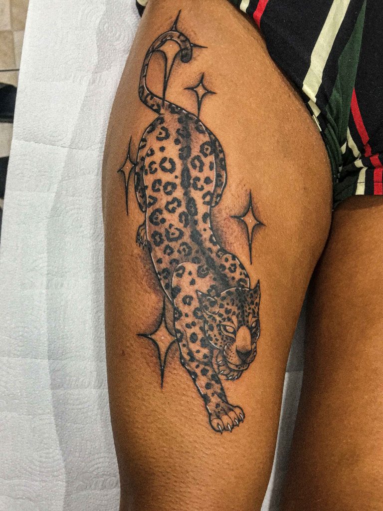 Foto de tatuagem feita por Alexandre Henrique Ferreira Cruz (@tattoodoale)