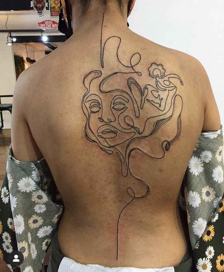 Foto de tatuagem feita por Brenda Falcão (@cigarratattoo)