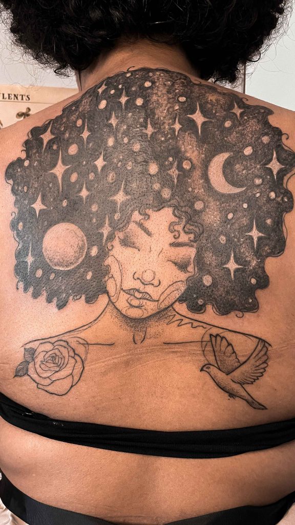Foto de tatuagem feita por Jessica Rodrigues (@artbyjroiz)