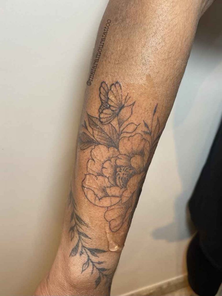 Foto de tatuagem feita por Maiara Moura (@maiaramouratattoo)