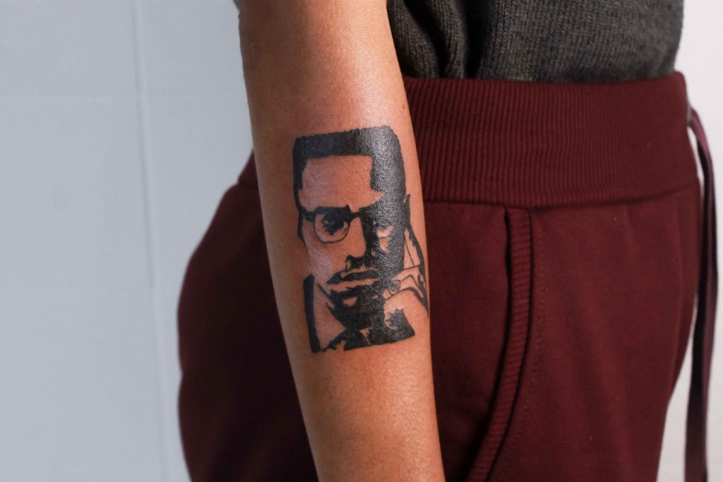 Foto de tatuagem feita por Desirée Ferreira (@_40acres_)