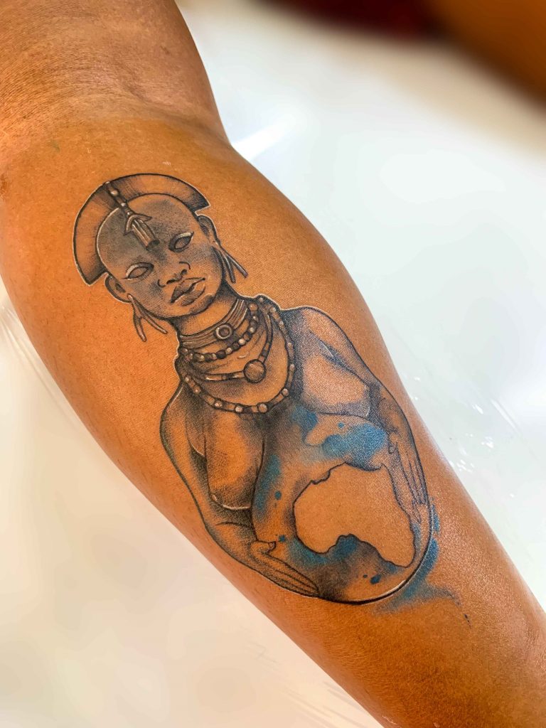 Foto de tatuagem feita por Mandah Gotsfritz (@mandaharts)