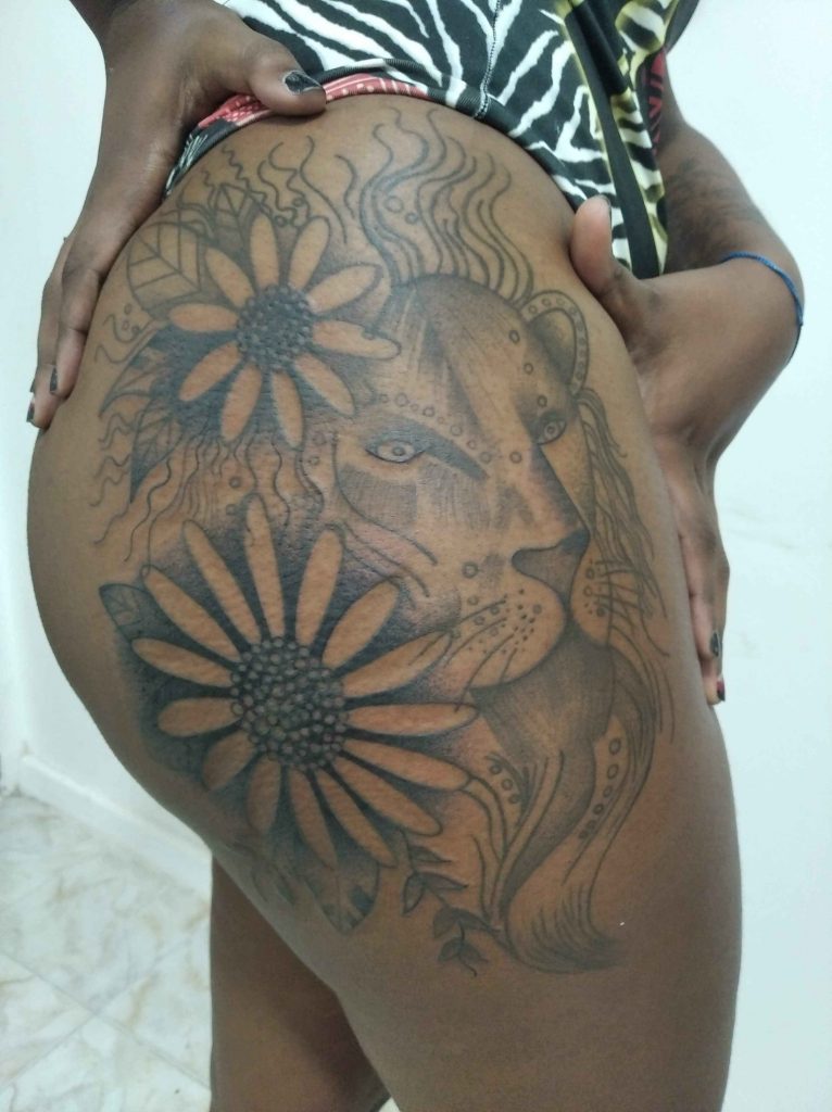 Foto de tatuagem feita por Tay Ruts (@tayrutstattoo)
