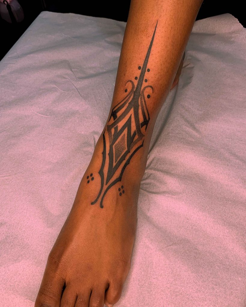 Foto de tatuagem feita por Gabriela (@gabbi.garccia)