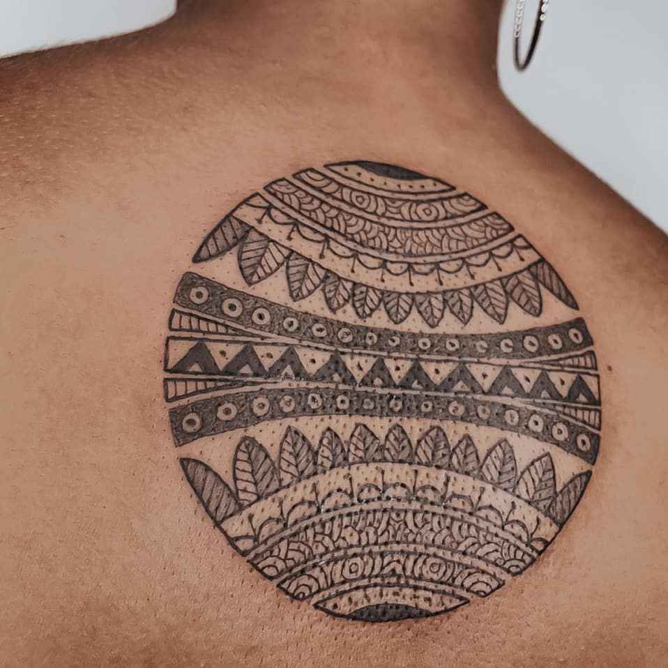 Foto de tatuagem feita por Ana Mares (@anamares.tattoo)
