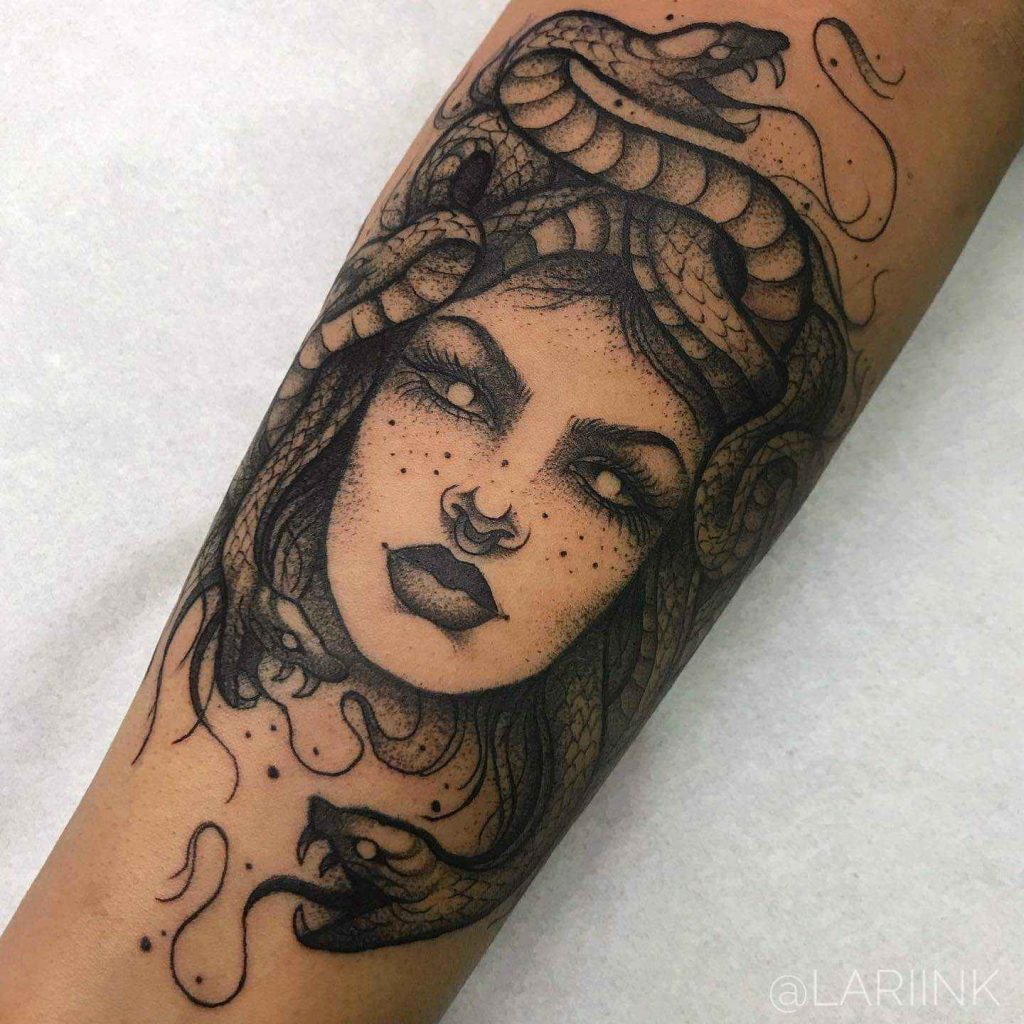 Foto de tatuagem feita por Larissa Campos (@lariink)