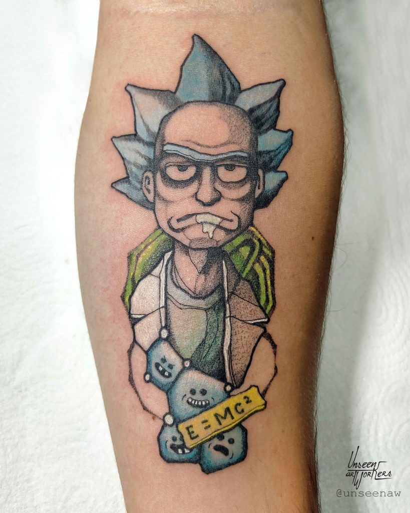 Foto de tatuagem feita por Mike Tchibekoova (@unseenaw)