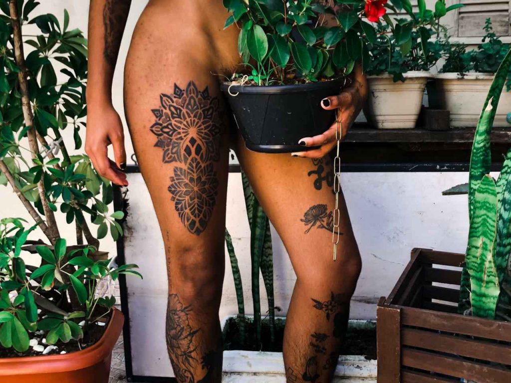 Foto de tatuagem feita por Desirée Ferreira (@_40acres_)