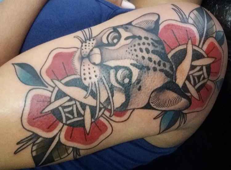 Foto de tatuagem feita por Leo Neguin (@leoneguin)