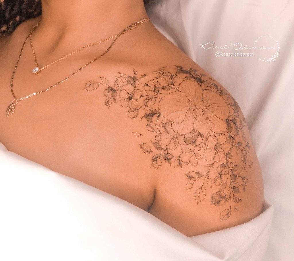 Foto de tatuagem feita por Karol Oliveira (@karoltattooart)