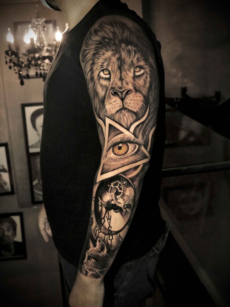 Foto de tatuagem feita por Toad (@toadtattooist)