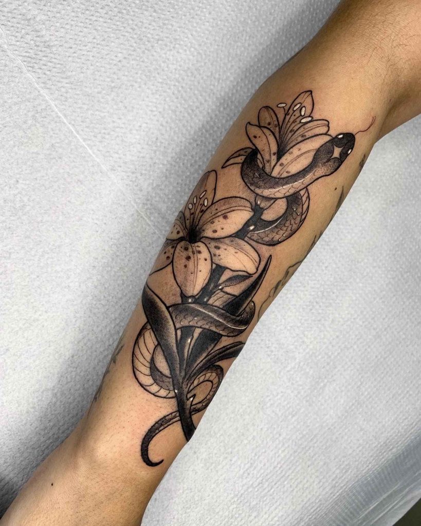 Foto de tatuagem feita por Dhara Lima (@dharalimatattoo)