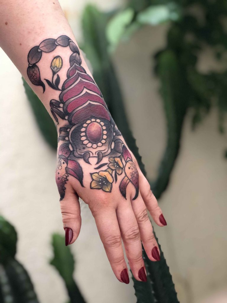 Foto de tatuagem feita por Valéria Sodré (@vallsodretattoo)