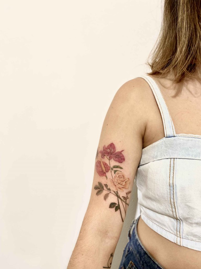 Foto de tatuagem feita por Laís Agostini (@la.tatueria)