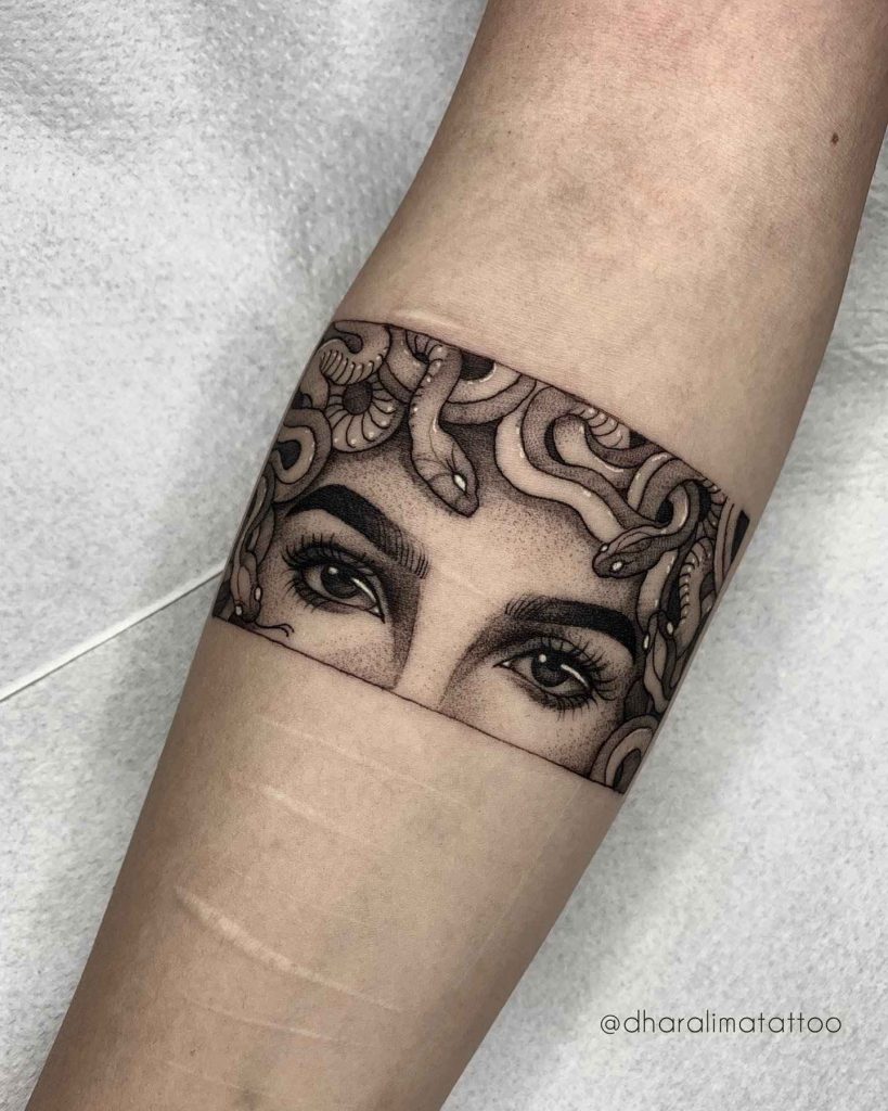 Foto de tatuagem feita por Dhara Lima (@dharalimatattoo)