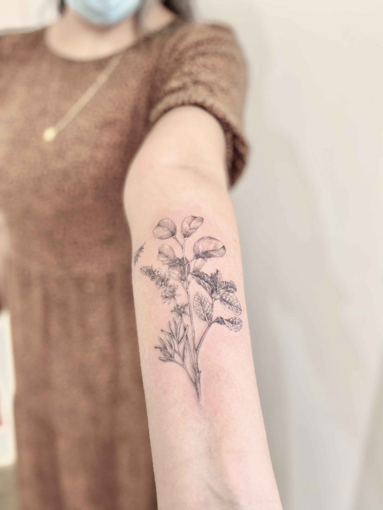 Foto de tatuagem feita por Laís Agostini (@la.tatueria)