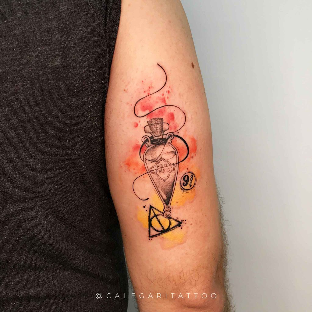 Foto de tatuagem feita por Fernanda Calegari (@calegaritattoo)
