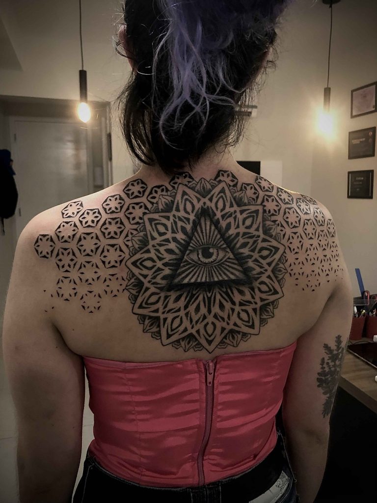 Foto de tatuagem feita por William Friedrich (@willtatts_ink)