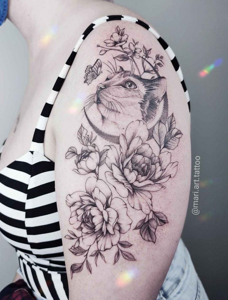 Foto de tatuagem feita por Mari Art Tattoo (@mari.art.tattoo)